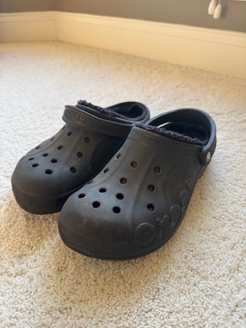 Mens Black Cozy Lined Slip-On Crocs